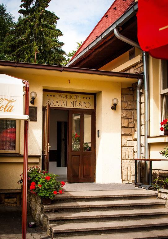 斯卡尼梅斯托公园酒店 Jičín 外观 照片